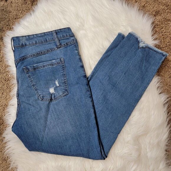 Dip Distressed‎ High Rise Stretch Skinny Jeans Juniors Casual denim Sz 11 - Picture 1 of 6